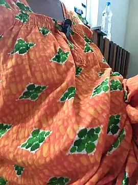 Snapshot of Tamil--Rani chatting on February 2025 09:53:02 AM Tamil--Rani online show from February 2025 09:53:02 AM