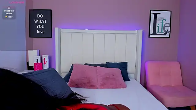 Snapshot of Britanymooree chatting on October 2025 08:35:01 PM Britanymooree online show from October 2025 08:35:01 PM