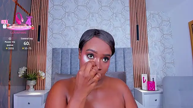 Snapshot of Britanymooree chatting on February 2026 07:30:02 PM Britanymooree online show from February 2026 07:30:02 PM