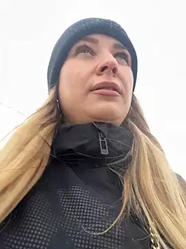 Snapshot of OlgaBuzzz chatting on January 2025 09:17:02 AM OlgaBuzzz online show from January 2025 09:17:02 AM