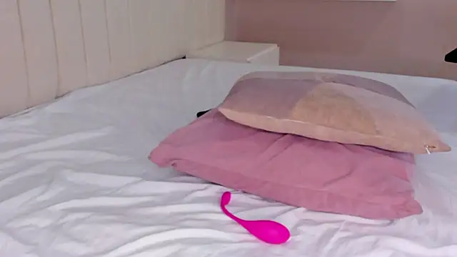 Littleolivia  online show from March 2025 04:57:02 PM