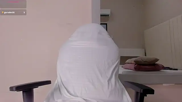 Littleolivia  online show from March 2025 04:02:02 PM