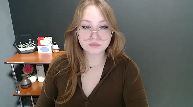 Snapshot of lady_minx chatting on December 2024 07:24:02 AM lady minx online show from December 2024 07:24:02 AM