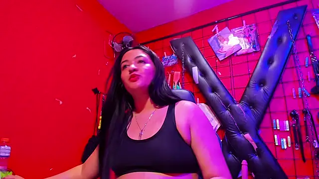Snapshot of Madame_pain_ chatting on December 2024 12:48:02 AM Madame pain  online show from December 2024 12:48:02 AM