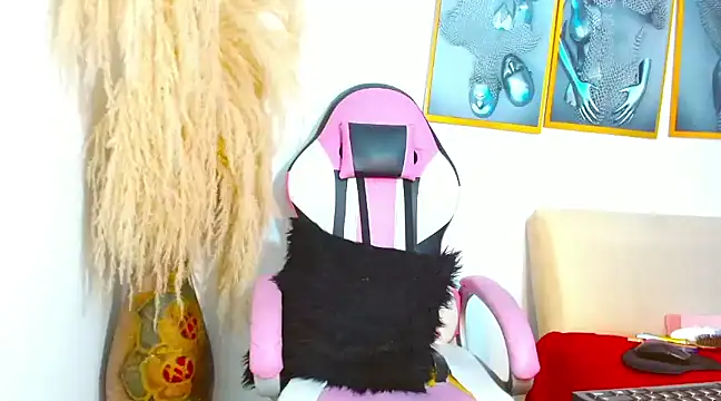 mia foxts online show from February 2025 06:12:02 AM