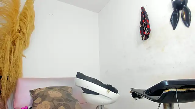 mia foxts online show from January 2026 07:50:01 PM