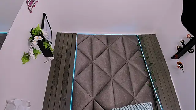 AbbyWathson online show from October 2025 07:25:01 PM