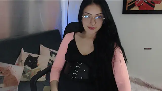 Snapshot of Suzanne_abbey chatting on April 2026 11:51:02 PM Suzanne abbey online show from April 2026 11:51:02 PM