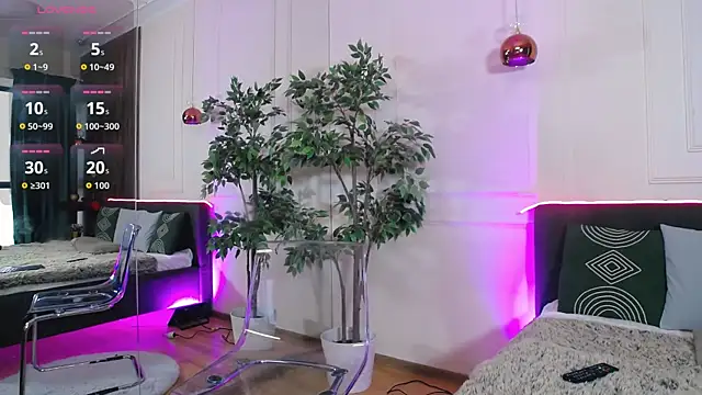 Snapshot of CreamyInkky_ chatting on October 2025 12:31:01 PM CreamyInkky online show from October 2025 12:31:01 PM