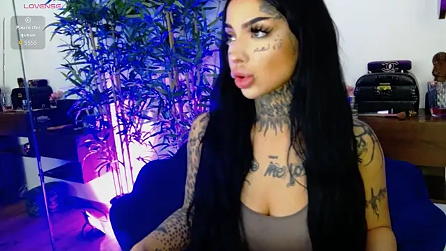 Snapshot of CreamyInkky_ chatting on December 2025 06:55:02 AM CreamyInkky online show from December 2025 06:55:02 AM