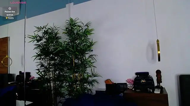 Snapshot of CreamyInkky_ chatting on December 2025 06:21:02 AM CreamyInkky online show from December 2025 06:21:02 AM