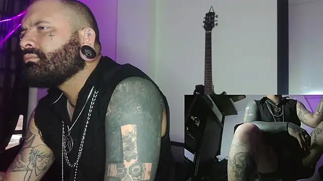 darkclothes online show from December 2024 11:28:02 AM