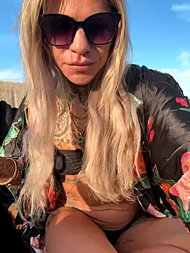 Snapshot of Divina_X_ chatting on September 2025 06:14:01 AM Divina X  online show from September 2025 06:14:01 AM