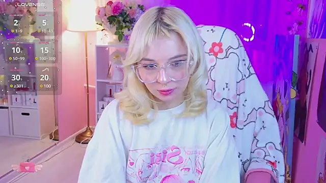 Coconut Mia online show from March 2025 09:11:02 PM