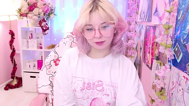 Coconut Mia online show from December 2025 09:21:01 PM