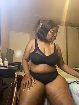 Nomthie online show from October 2025 02:34:01 AM