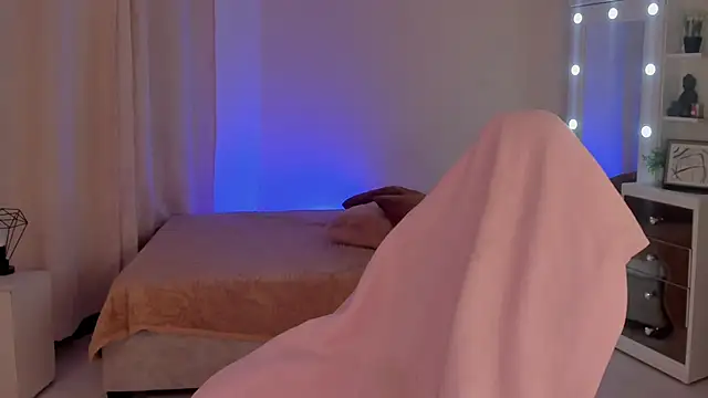 Snapshot of SavannahWildee chatting on January 2025 08:28:01 PM SavannahWildee online show from January 2025 08:28:01 PM