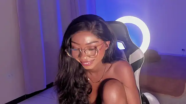 Snapshot of SavannahWildee chatting on February 2025 03:11:01 AM SavannahWildee online show from February 2025 03:11:01 AM