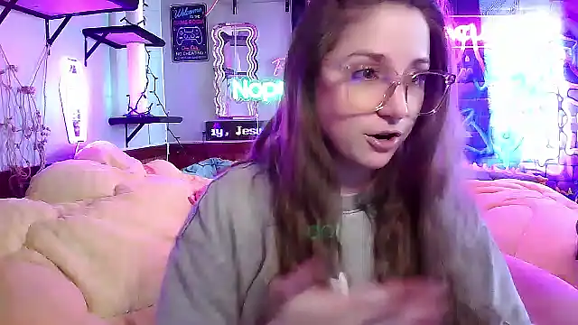 mirannacult online show from February 2025 04:57:01 PM