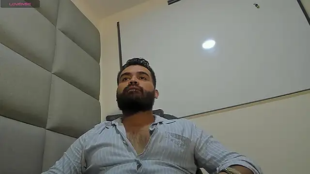 JEAN  TAUREAU online show from January 2026 09:38:02 PM