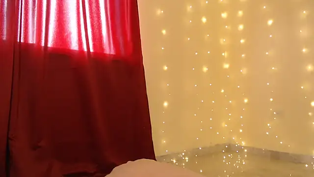 Snapshot of _maiahairy_ chatting on December 2024 09:59:02 PM  maiahairy  online show from December 2024 09:59:02 PM