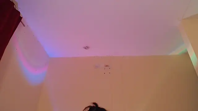 Snapshot of _maiahairy_ chatting on December 2024 01:32:02 AM  maiahairy  online show from December 2024 01:32:02 AM