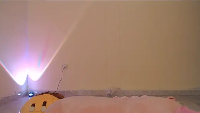 Snapshot of _maiahairy_ chatting on January 2025 03:40:02 AM  maiahairy  online show from January 2025 03:40:02 AM