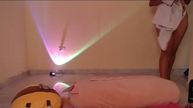 Snapshot of _maiahairy_ chatting on January 2025 01:11:01 PM  maiahairy  online show from January 2025 01:11:01 PM