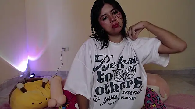 Snapshot of _maiahairy_ chatting on January 2025 01:27:01 PM  maiahairy  online show from January 2025 01:27:01 PM