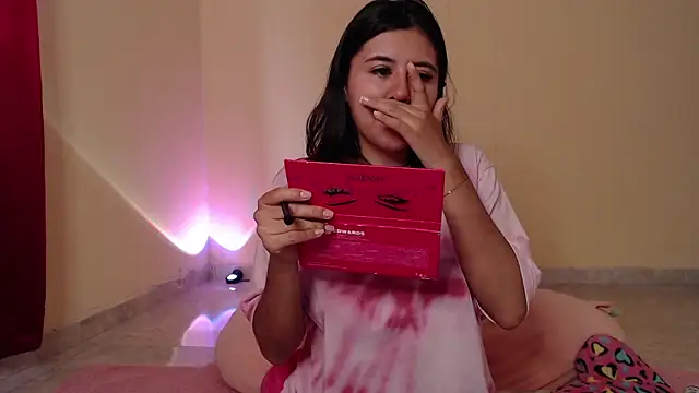 Snapshot of _maiahairy_ chatting on January 2025 01:17:02 PM  maiahairy  online show from January 2025 01:17:02 PM