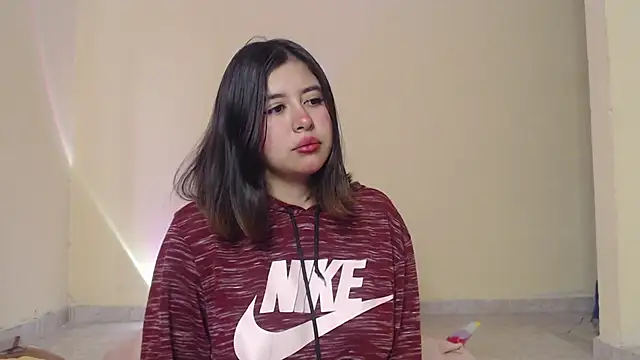 Snapshot of _maiahairy_ chatting on February 2025 01:06:01 PM  maiahairy  online show from February 2025 01:06:01 PM