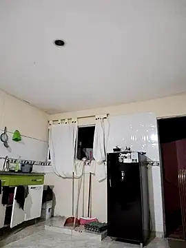 Snapshot of _maiahairy_ chatting on November 2025 11:07:02 PM  maiahairy  online show from November 2025 11:07:02 PM