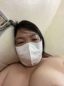 Snapshot of Hachi_Sweetbabie_ chatting on June 2026 05:12:01 AM Hachi Sweetbabie online show from June 2026 05:12:01 AM