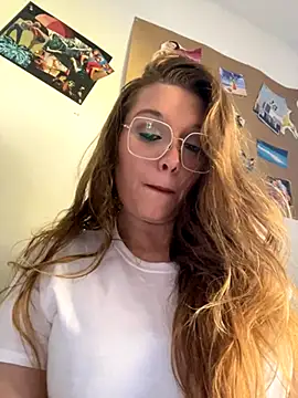 Snapshot of Lalalynn chatting on November 2025 07:01:02 PM Lalalynn online show from November 2025 07:01:02 PM