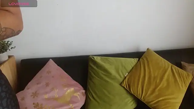 helenacyruss online show from March 2025 06:29:02 PM