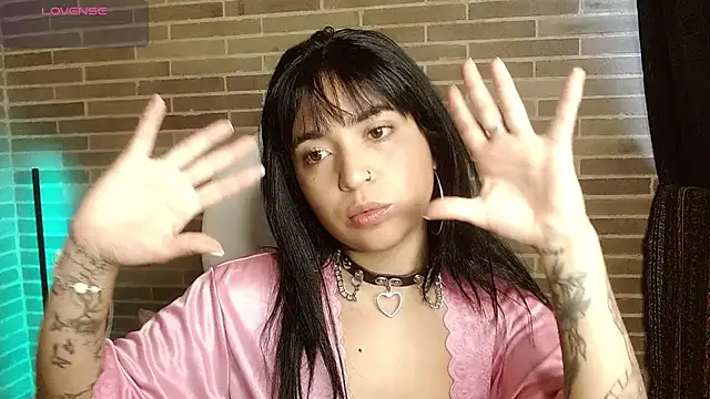 Snapshot of helenacyruss chatting on January 2026 11:15:02 AM helenacyruss online show from January 2026 11:15:02 AM