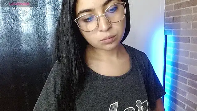 Snapshot of helenacyruss chatting on March 2026 08:59:02 PM helenacyruss online show from March 2026 08:59:02 PM