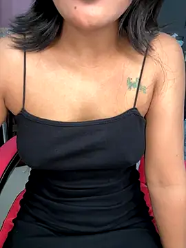 LeisyXO online show from November 2025 08:11:01 PM