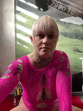 poussichienne online show from January 2025 12:51:02 PM