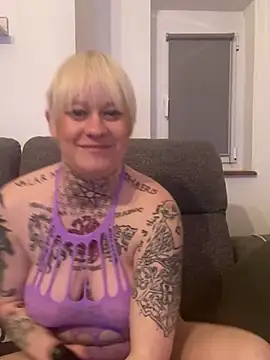 poussichienne online show from March 2025 07:39:01 PM