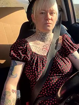 poussichienne online show from February 2026 10:15:02 AM