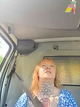 poussichienne online show from April 2026 02:47:01 PM
