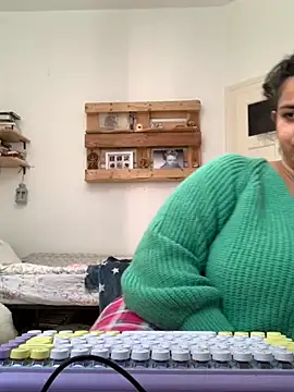 Snapshot of Curvydesifromgermany chatting on September 2025 09:42:02 AM Curvydesifromgermany online show from September 2025 09:42:02 AM