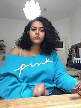 Snapshot of Curvydesifromgermany chatting on October 2025 10:35:01 AM Curvydesifromgermany online show from October 2025 10:35:01 AM