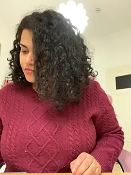 Snapshot of Curvydesifromgermany chatting on October 2025 12:37:01 PM Curvydesifromgermany online show from October 2025 12:37:01 PM