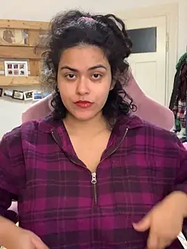 Curvydesifromgermany online show from November 2025 01:23:02 PM