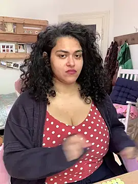Snapshot of Curvydesifromgermany chatting on May 2026 11:50:01 AM Curvydesifromgermany online show from May 2026 11:50:01 AM