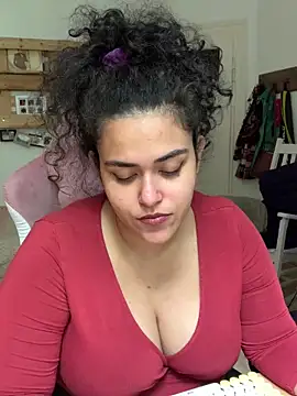 Snapshot of Curvydesifromgermany chatting on June 2026 01:10:01 PM Curvydesifromgermany online show from June 2026 01:10:01 PM