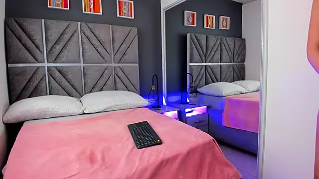 Laura Dicardy online show from January 2025 02:10:02 PM