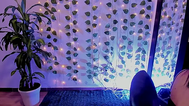 mariiana-diaz online show from February 2025 03:49:01 PM